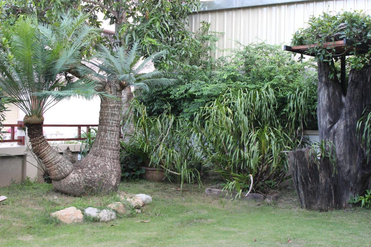 Tree Home Plus Накхонситхаммарат Экстерьер фото